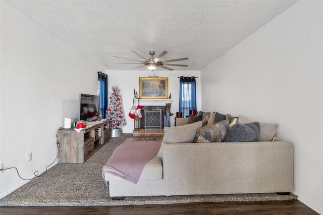 7600 Emmett F Lowry Expressway 1102, Texas City, TX 77591