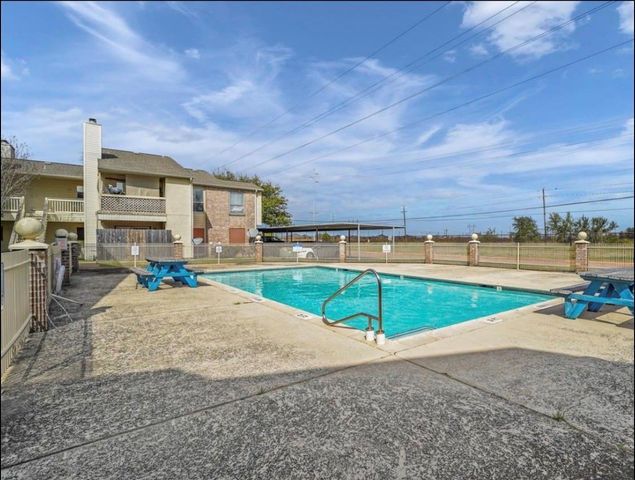 7600 Emmett F Lowry Expressway 1102, Texas City, TX 77591