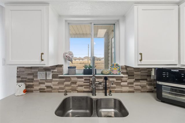 7600 Emmett F Lowry Expressway 1102, Texas City, TX 77591