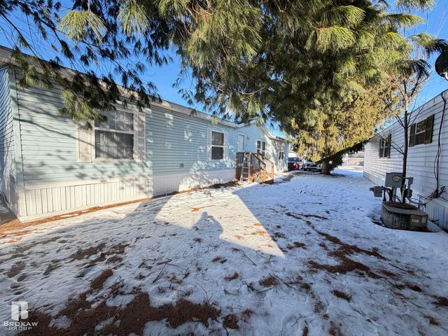 329 Hidden Pine Road, Flint, MI 48506