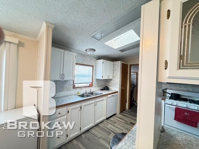 329 Hidden Pine Road, Flint, MI 48506