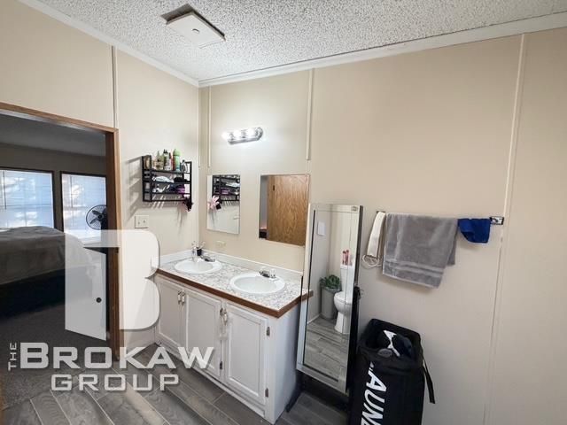 329 Hidden Pine Road, Flint, MI 48506