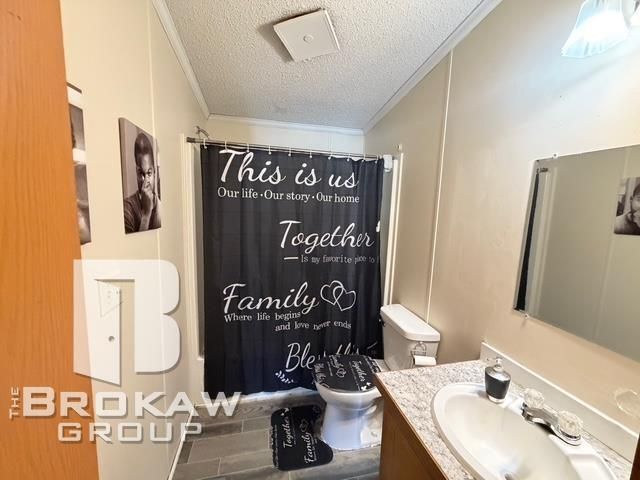 329 Hidden Pine Road, Flint, MI 48506