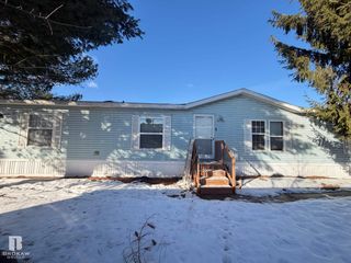 329 Hidden Pine Road, Flint, MI 48506