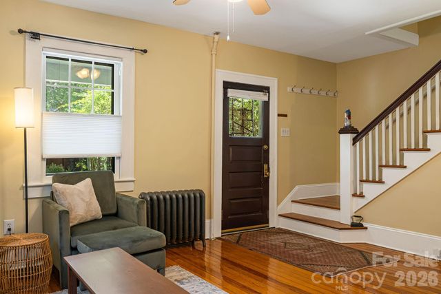 28 Woodlawn Avenue, Asheville, NC 28801