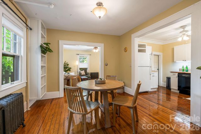28 Woodlawn Avenue, Asheville, NC 28801