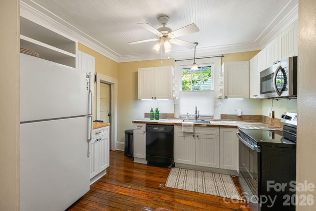 28 Woodlawn Avenue, Asheville, NC 28801