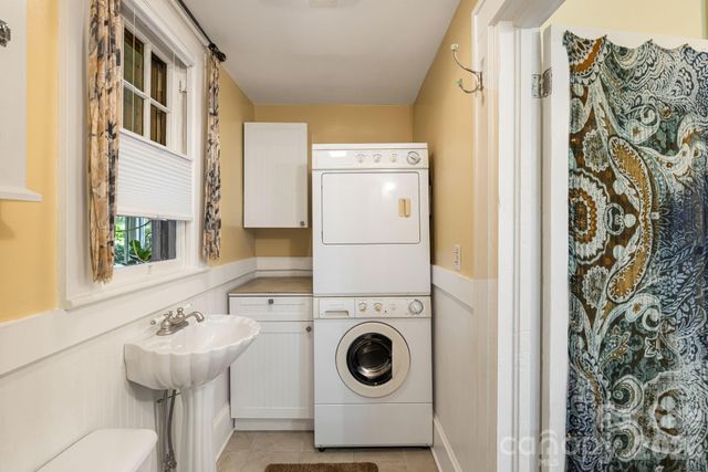 28 Woodlawn Avenue, Asheville, NC 28801
