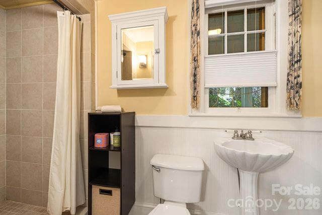 28 Woodlawn Avenue, Asheville, NC 28801