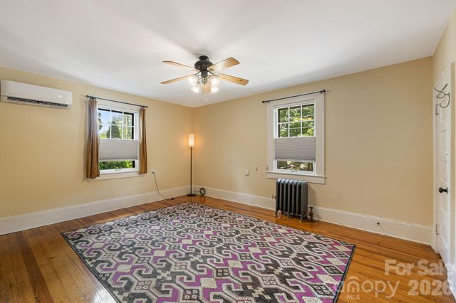 28 Woodlawn Avenue, Asheville, NC 28801