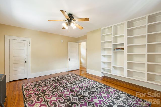 28 Woodlawn Avenue, Asheville, NC 28801