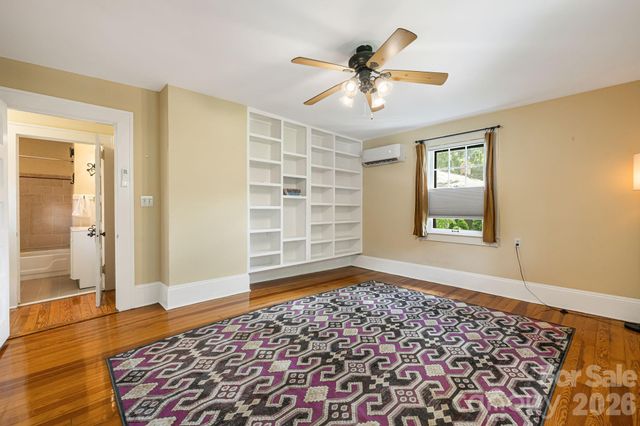 28 Woodlawn Avenue, Asheville, NC 28801
