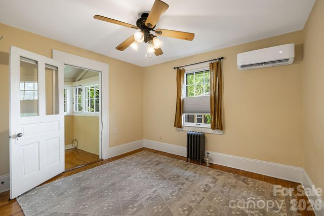 28 Woodlawn Avenue, Asheville, NC 28801