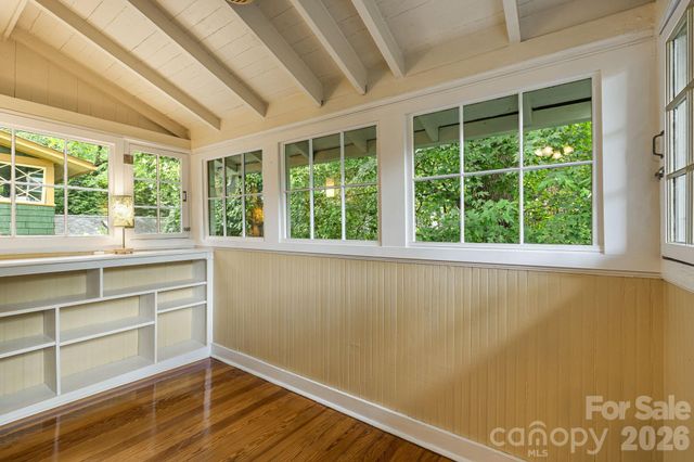 28 Woodlawn Avenue, Asheville, NC 28801