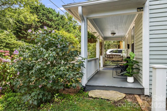 28 Woodlawn Avenue, Asheville, NC 28801