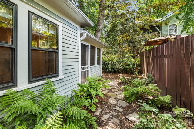 28 Woodlawn Avenue, Asheville, NC 28801