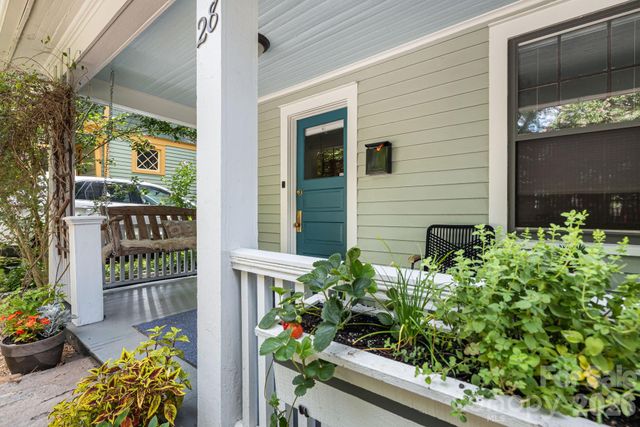 28 Woodlawn Avenue, Asheville, NC 28801