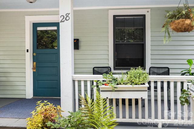 28 Woodlawn Avenue, Asheville, NC 28801