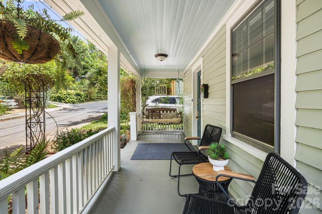 28 Woodlawn Avenue, Asheville, NC 28801