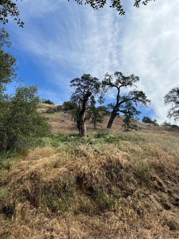Image 2 of property listing at 0 Baywood Lane, Yokuts Valley, CA 93675