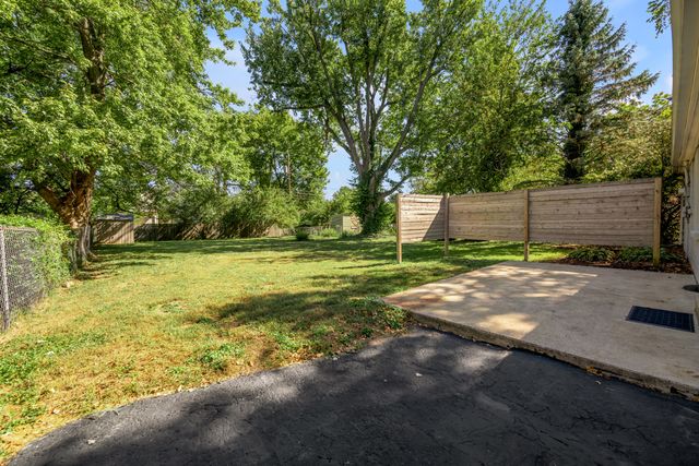 1653 Lindy Lane, Lexington, KY 40505