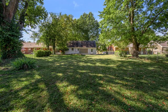 1653 Lindy Lane, Lexington, KY 40505