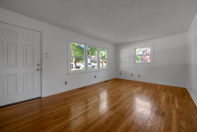 1653 Lindy Lane, Lexington, KY 40505