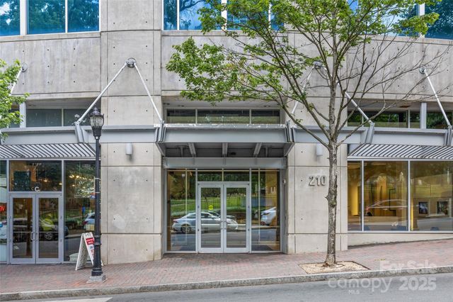210 N Church Street 2910, Charlotte, NC 28202
