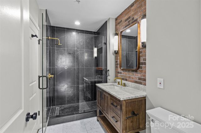 210 N Church Street 2910, Charlotte, NC 28202