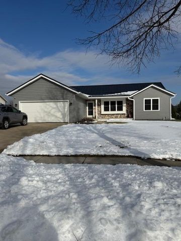 108 Baron ROAD, Mukwonago, WI 53149