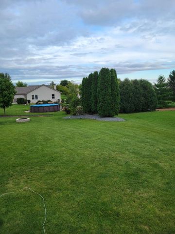 108 Baron ROAD, Mukwonago, WI 53149