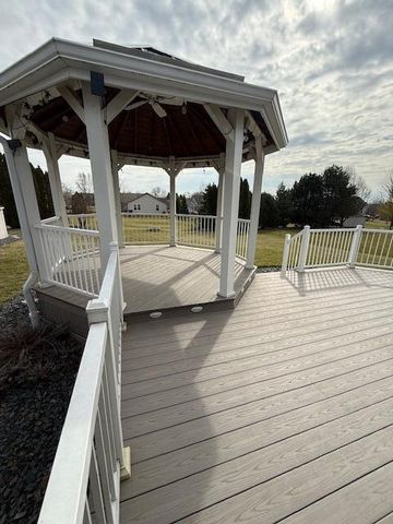 108 Baron ROAD, Mukwonago, WI 53149