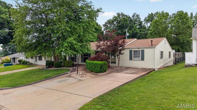 858 Morningside Lane, Arnold, MO 63010