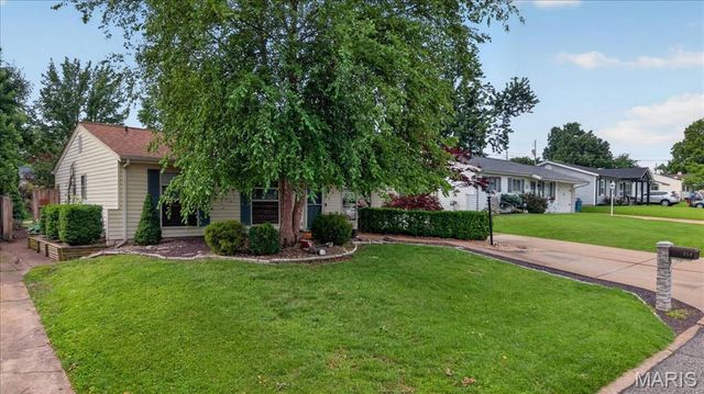 858 Morningside Lane, Arnold, MO 63010