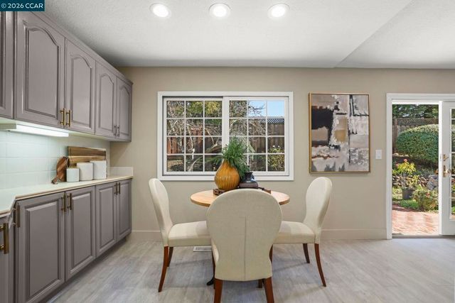 406 Mt Sequoia Ct, Clayton, CA 94517