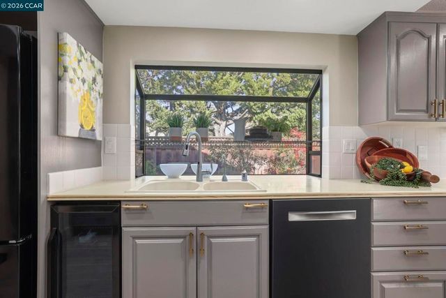 406 Mt Sequoia Ct, Clayton, CA 94517