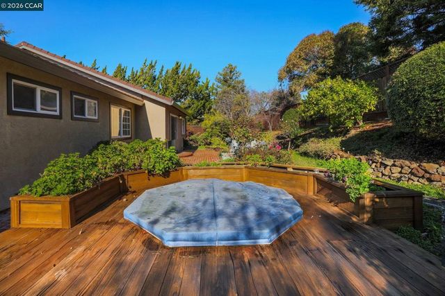 406 Mt Sequoia Ct, Clayton, CA 94517