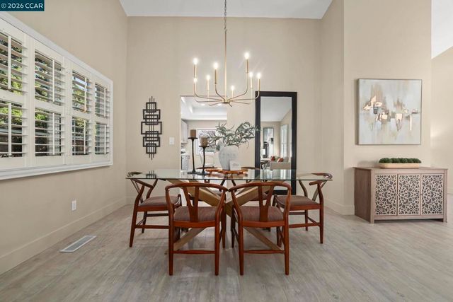 406 Mt Sequoia Ct, Clayton, CA 94517