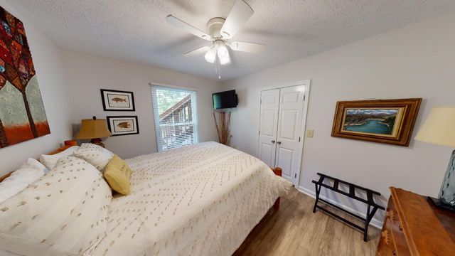 14 Star Trek Drive 1, Bronston, KY 42518