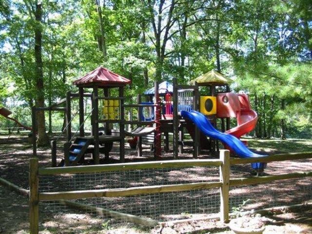 14 Star Trek Drive 1, Bronston, KY 42518