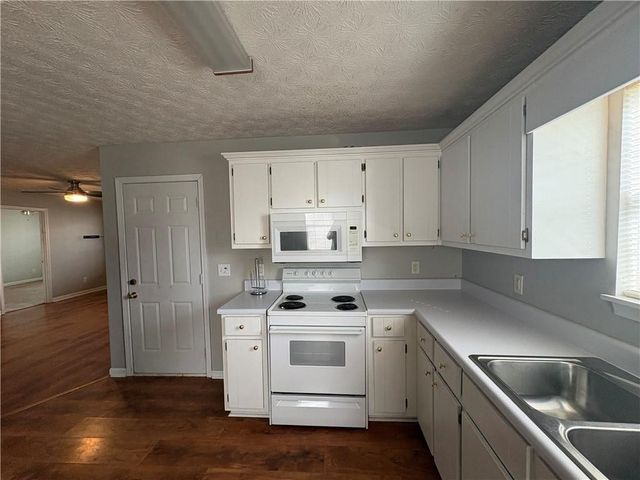 298 Little Street NE, White, GA 30184