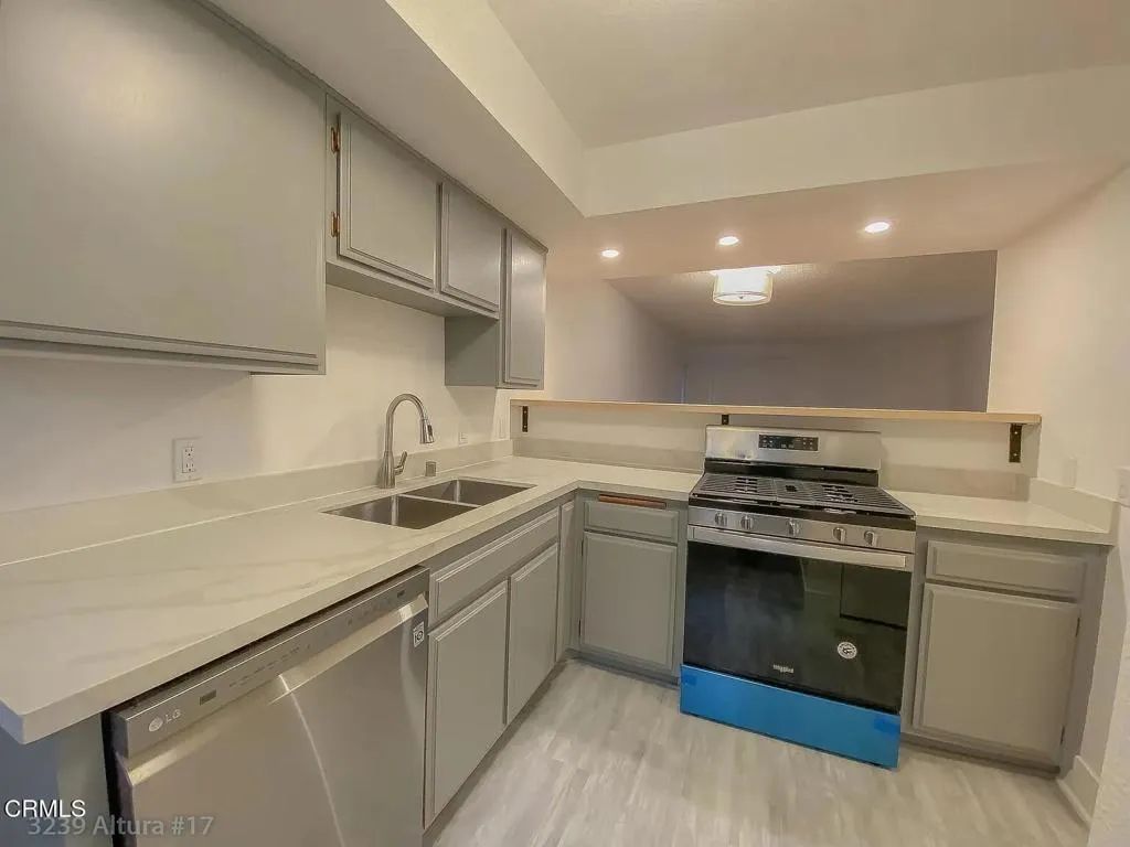 3239 Altura Avenue 17, Glendale, CA 91214