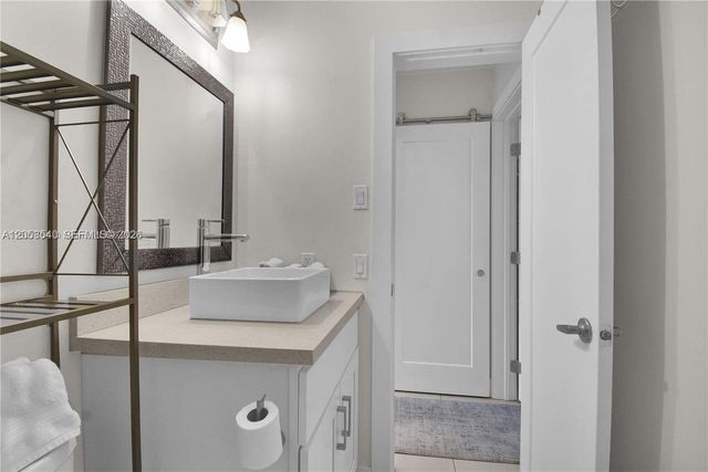 2701 Middle River Dr 3, Fort Lauderdale, FL 33306