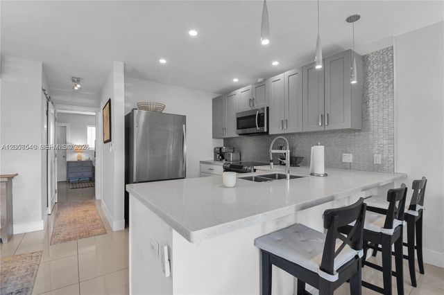 2701 Middle River Dr 3, Fort Lauderdale, FL 33306