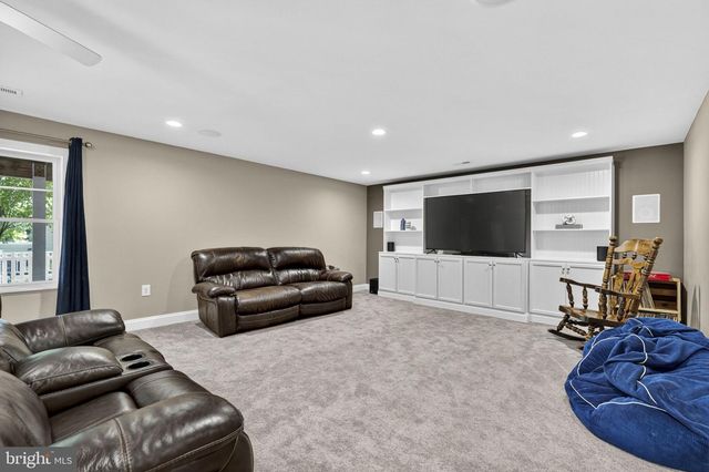 109 TUTELO LN, Lake Frederick, VA 22630