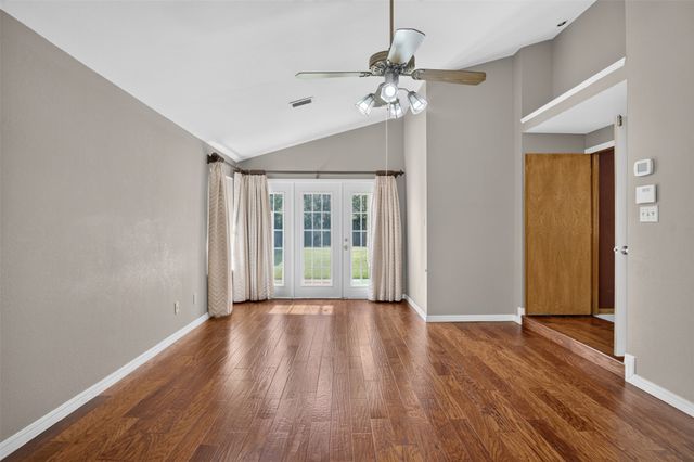 604 Gunnison Drive, Arlington, TX 76006