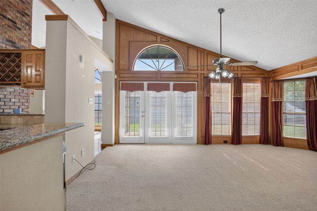 604 Gunnison Drive, Arlington, TX 76006