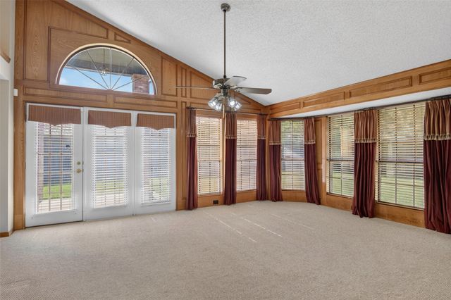 604 Gunnison Drive, Arlington, TX 76006