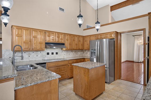 604 Gunnison Drive, Arlington, TX 76006