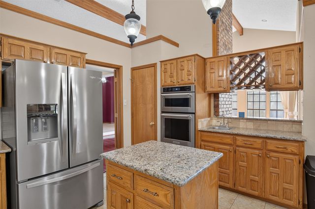 604 Gunnison Drive, Arlington, TX 76006